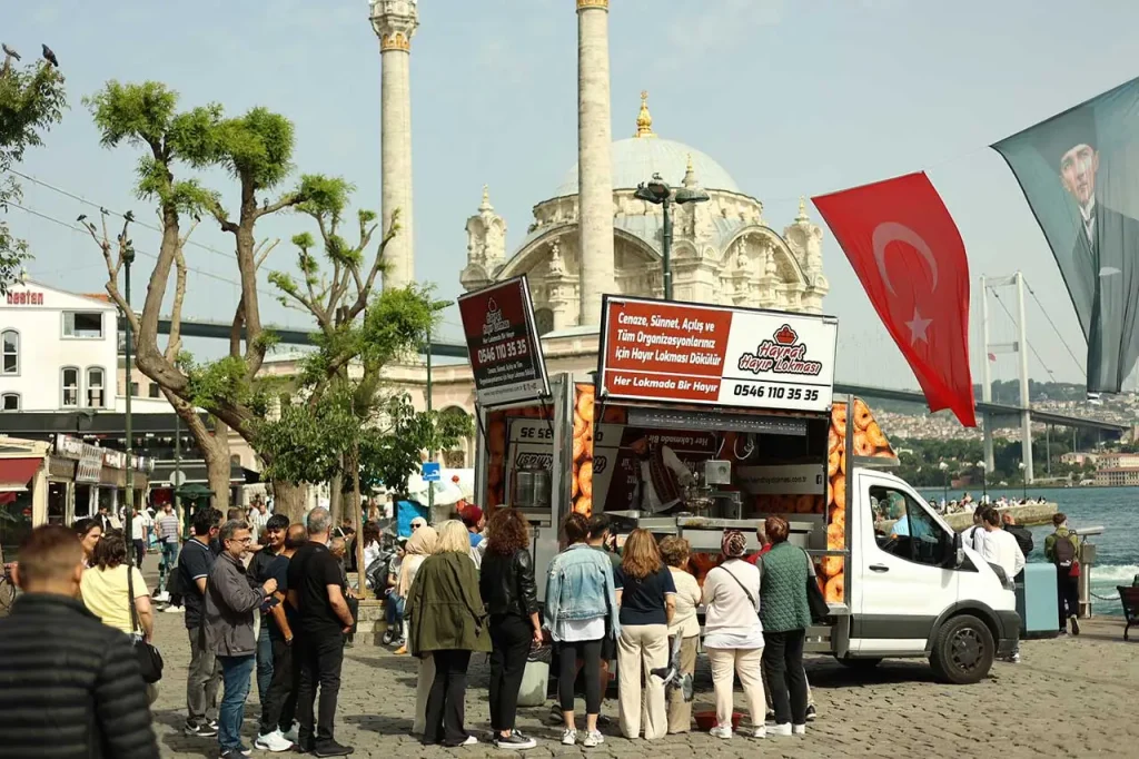Hayır Lokması Döktürme, İstanbul lokma dağıtımı, mobil lokmacı hizmeti