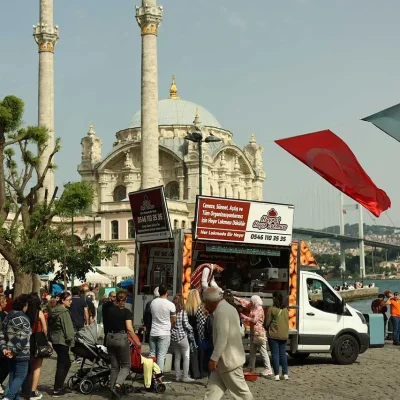 İstanbul’da lokma döktürme ve dağıtımı hizmetimiz ile organizasyonlarınızda yanınızdayız.