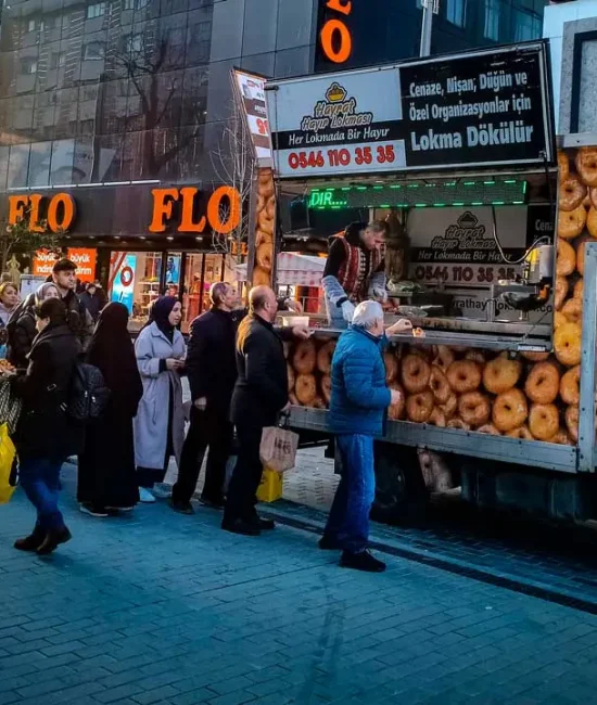 İstanbul Lokma Döktürme ve Lokmacı İstanbul ile İstanbul'da Her Noktada Lokma Dağıtımı