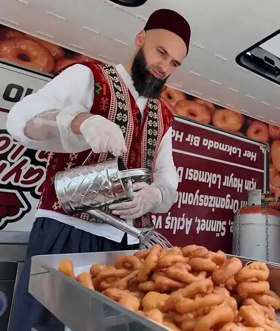 Lokma dağıtımı hizmetimiz ile İstanbul’un her noktasına ulaşıyoruz.